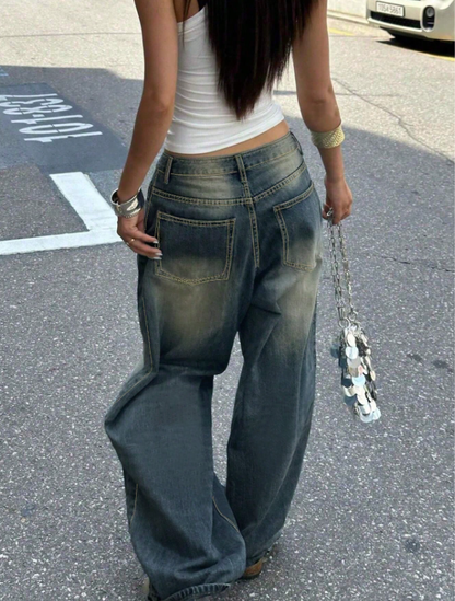 Women’s Minimalist Street-Style Jeans