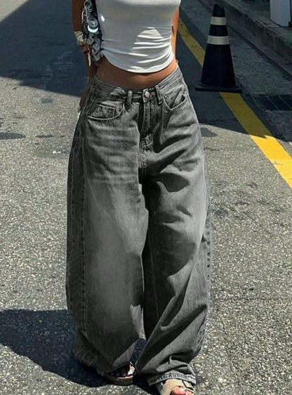 Women’s Minimalist Street-Style Jeans