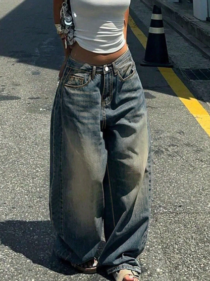 Women’s Minimalist Street-Style Jeans